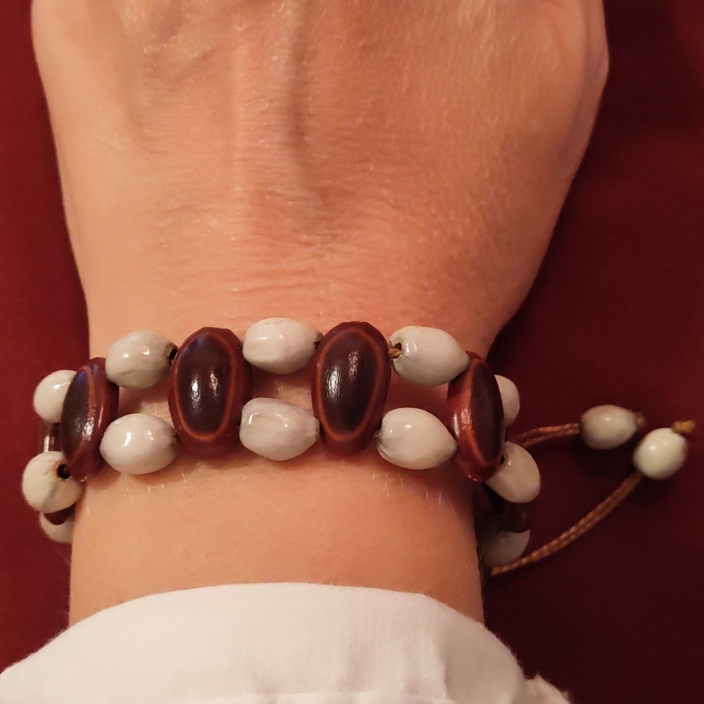 ***Organic jewelry**" Made of natural materials, beautiful bracelet